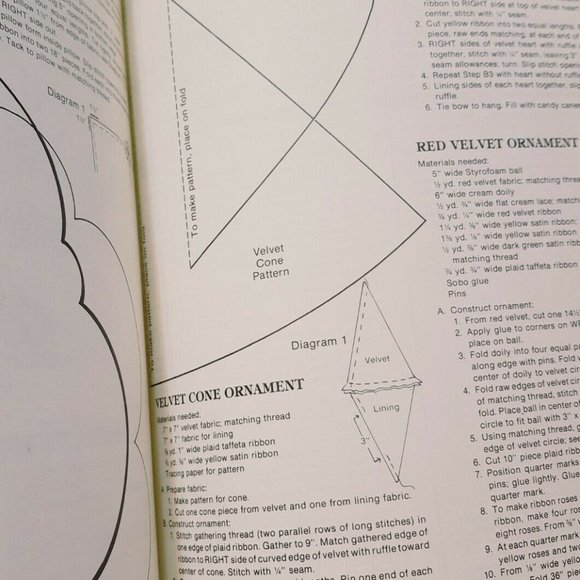 A Teddy Bear Holiday Cross Stitch Sewing Book 1982 - Picture 12 of 12